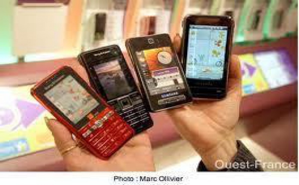 French Polynesia’s Parliament endorses bill to cap foreign mobile telecom operators