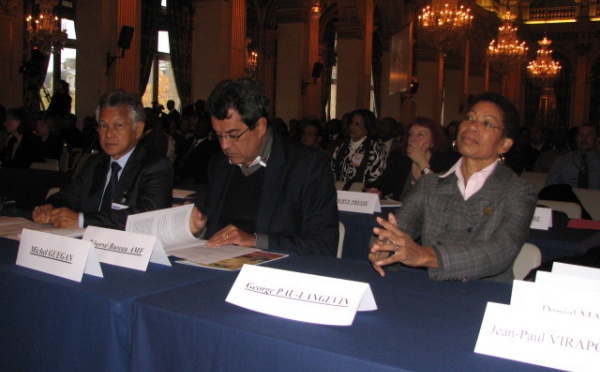 Gaston Tong Sang et Edouard Fritch au congrès des maires