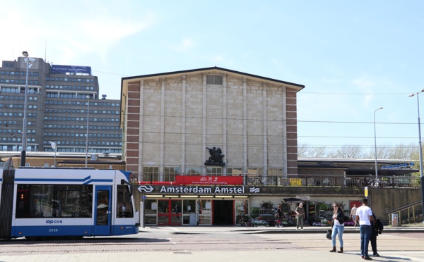 Deux blessés graves lors d'une attaque au couteau à la gare d'Amsterdam
