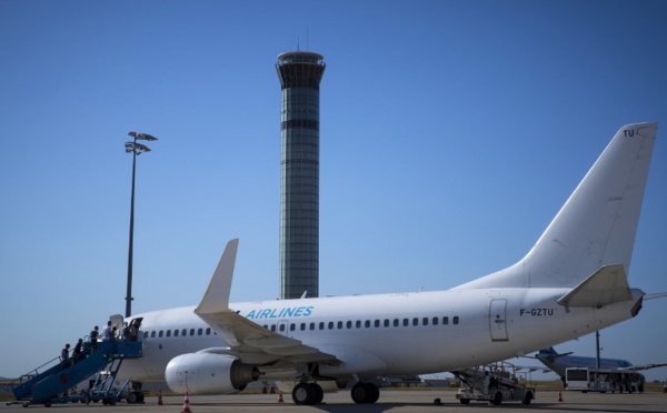 Suspicion de choléra dans un avion en provenance d'Algérie: les passagers autorisés à partir