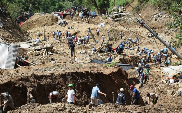 Typhon aux Philippines: 74 morts, les recherches se poursuivent