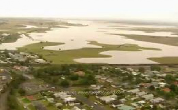 Australie: des digues cèdent, les inondations s'accentuent dans le sud