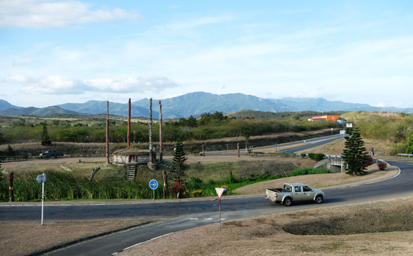 Levée des barrages dressés après le référendum prés de Nouméa