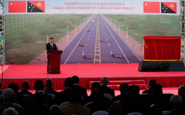 A Port Moresby, Xi inaugure un "Boulevard de l'Indépendance" financé par Pékin