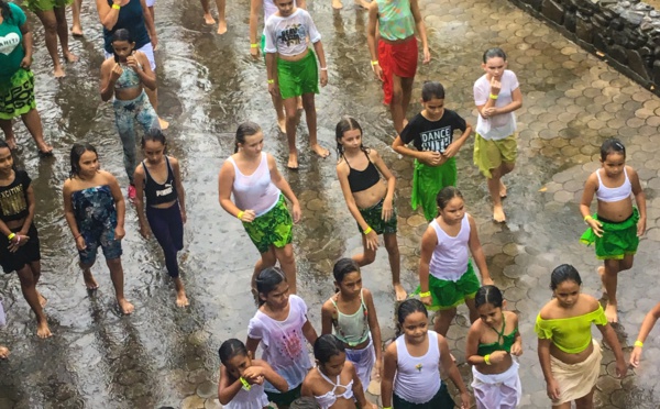'Ori Tahiti zumba marathon : 200 lutins dansent sous la pluie avec le sourire !