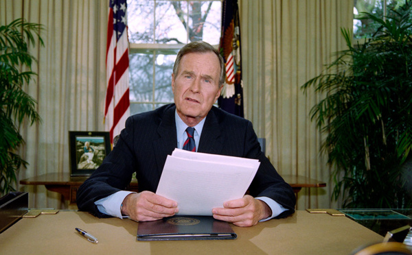Le cercueil de George H. W.Bush transféré à Washington avant une semaine d'hommage
