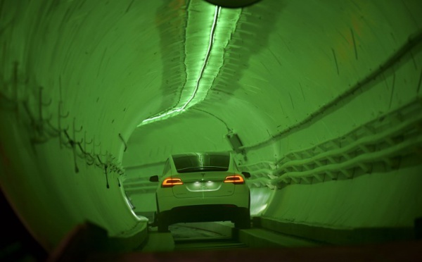 Los Angeles: Elon Musk dévoile un tunnel pour révolutionner les transports urbains