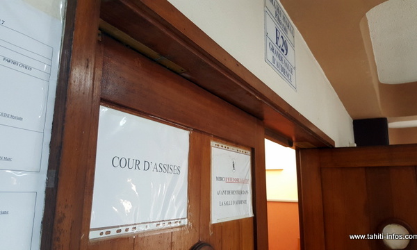 Paea : l'homme qui a mortellement poignardé sa femme devant la cour d'assises