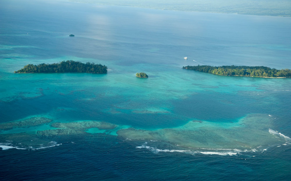 Craintes de marée noire sur un récif du Pacifique