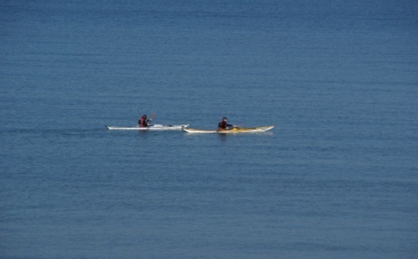 Deux kayakistes emportés vers le large à Huahine