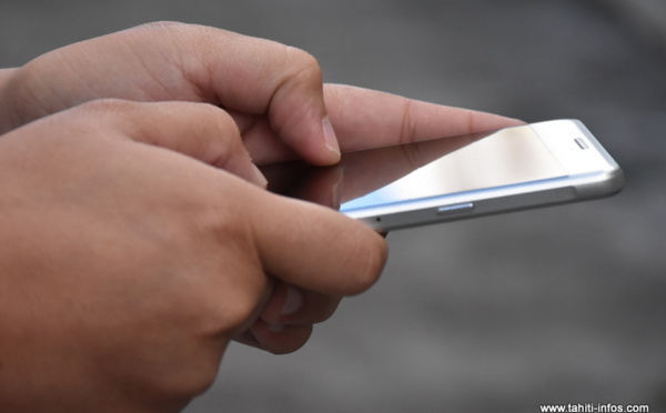 Interdiction des téléphones portables à l'école : la proposition de loi soutenue par la majorité