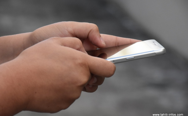 Tarahoi unanime pour interdire les téléphones portables à l'école