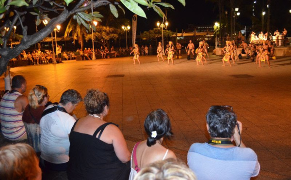 Un spectacle gratuit à Vaiete à chaque bateau de croisière en escale le soir