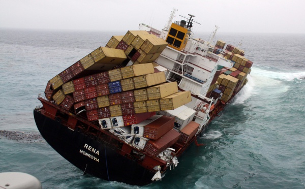 Nouvelle-Zélande: la situation de plus en plus précaire pour le cargo échoué