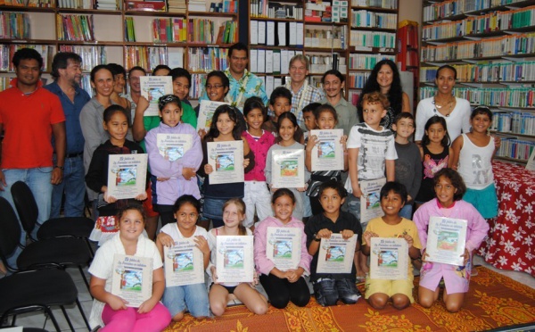 2 000 exemplaires des Fables la Fontaine en Tahitien offerts aux écoles