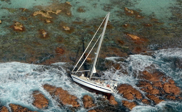 Un skipper de 83 ans et sa petite-fille secourus à Mopelia