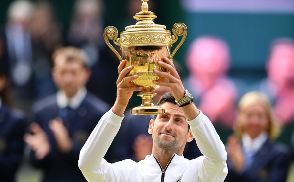 Wimbledon: Djokovic sacré au bout d'un match de légende