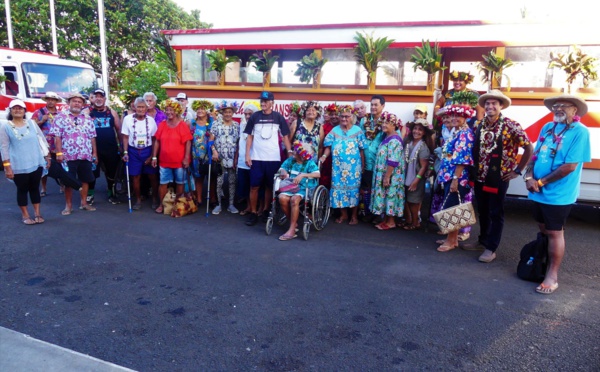 Les matahiapo de Punaauia font le tour de l'île