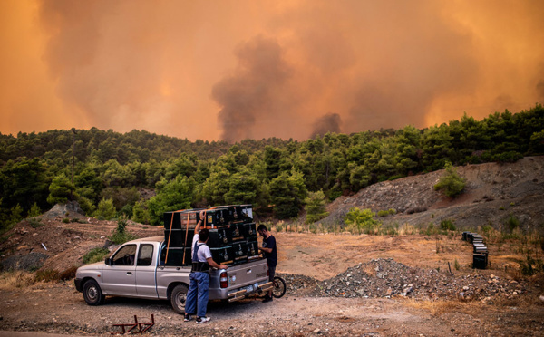 Grèce: important incendie sur l'île d'Eubée, 500 habitants évacués
