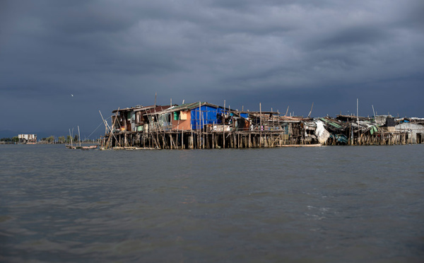 Aux Philippines, ces villages qui s'enfoncent inexorablement dans le sol