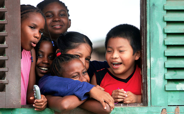 Guyane : des milliers d'enfants non scolarisés