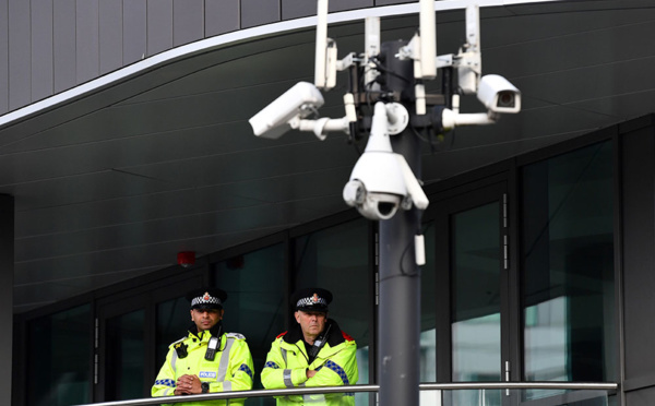 GB: plusieurs blessés dans une attaque au couteau à Manchester, la police antiterroriste saisie