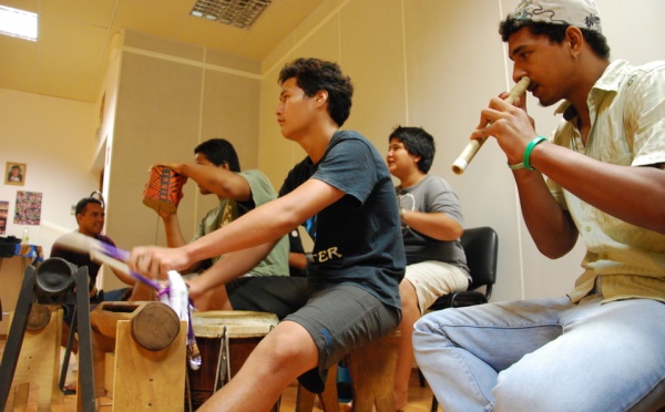 Rythmes traditionnels et Pehe pour les élèves du collège de Tipaerui
