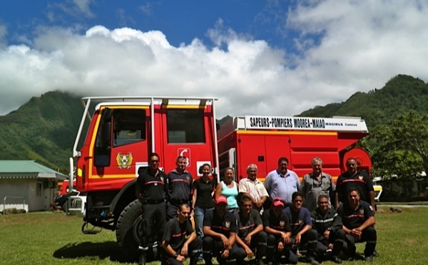 Moorea reçoit un nouveau camion de pompiers