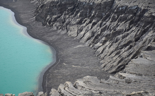 Une éruption volcanique crée une nouvelle île dans l'archipel des Tonga