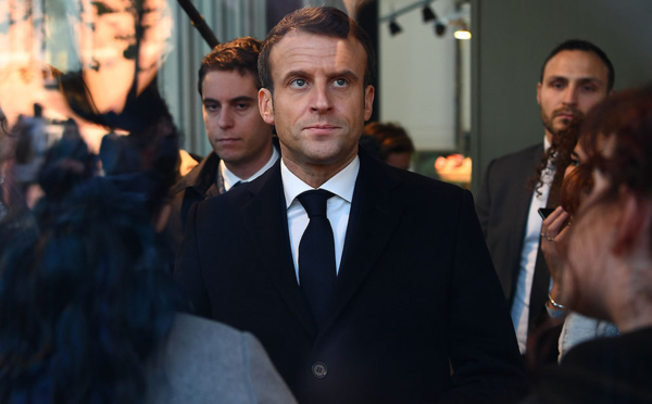 "Notre pays est trop négatif", regrette Macron à Amiens