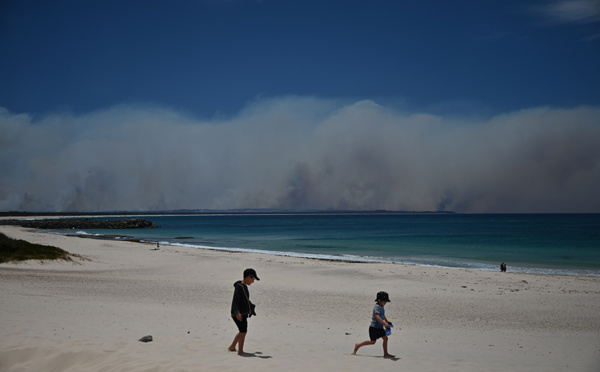 Australie: des incendies fusionnent en un "mégafeu" au nord de Sydney