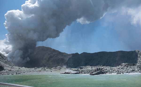 Eruption d'un volcan en Nouvelle-Zélande: pas d'espoir de retrouver des survivants