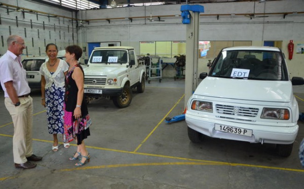 Lycée Taaone : EdT offre deux véhicules à l’atelier Maintenance automobile