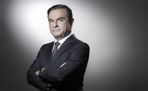 Offensif, Carlos Ghosn dénonce "un coup monté", veut "laver son honneur"