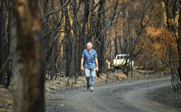 Ces Australiens qui ont affronté les flammes de "l'enfer" pour sauver leurs maisons