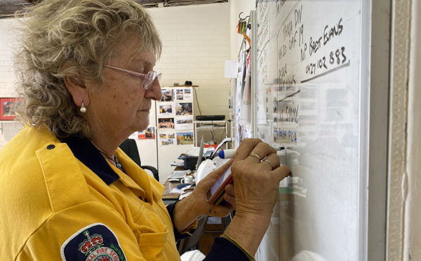 Pompier volontaire depuis 30 ans en Australie, Maggie n'avait jamais vu ça