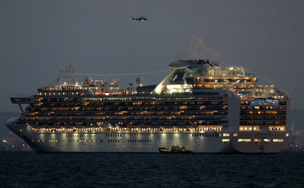 Coronavirus: au moins 10 personnes contaminées à bord du navire de croisière au Japon