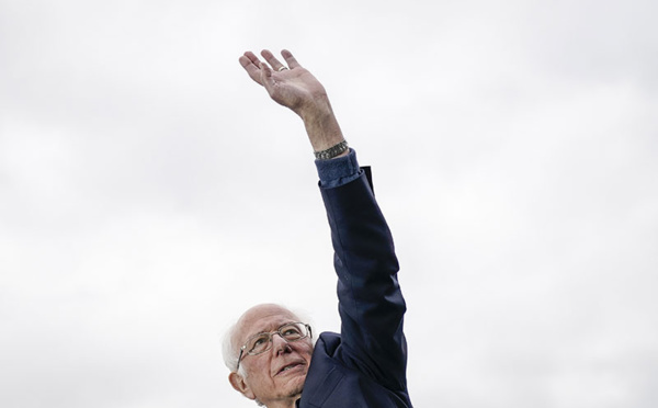 Le socialiste Sanders en super-favori, les démocrates modérés s'inquiètent