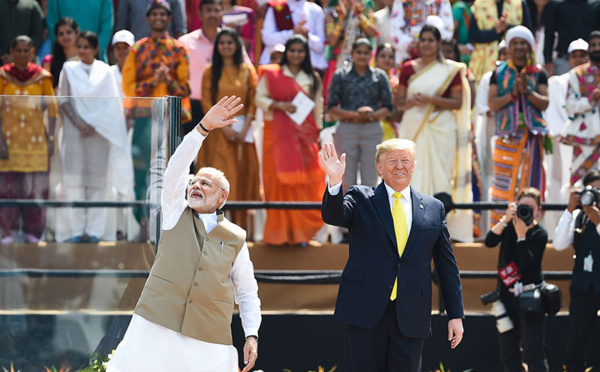 "Namaste Trump": show bouillant pour le président américain en Inde