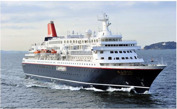 Le Nippon Maru, paquebot de la compagnie japonaise Mitsui O.S.K fera escale le jeudi 31 mai 2012 à Tahiti.