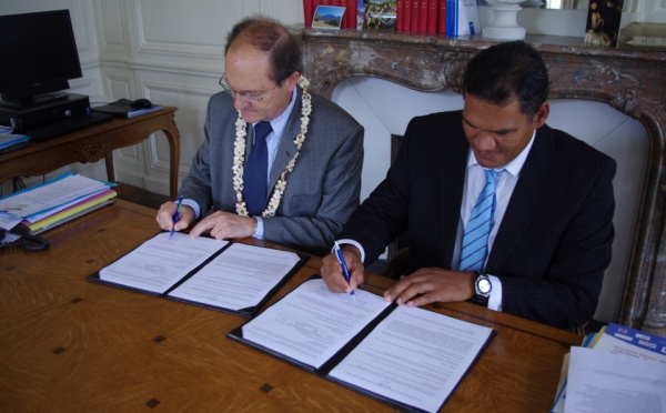 Education : Tauhiti Nena signe une convention avec le CIEP pour  la   reconnaissance des titres et des diplômes étrangers