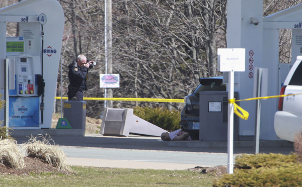 Canada: un homme armé fait au moins 16 morts, pire tuerie du pays