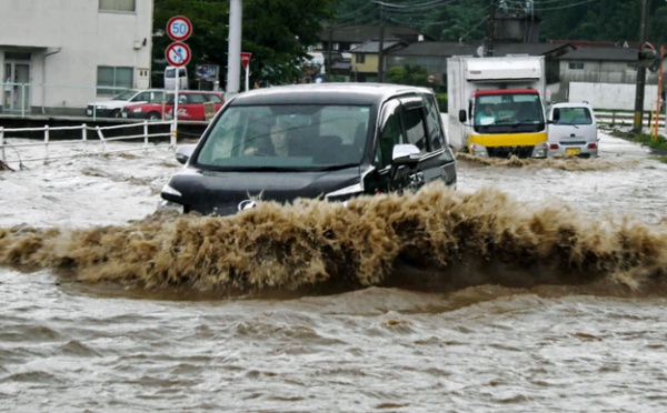 Déluge au sud du Japon: 19 morts et 8 disparus selon un nouveau bilan