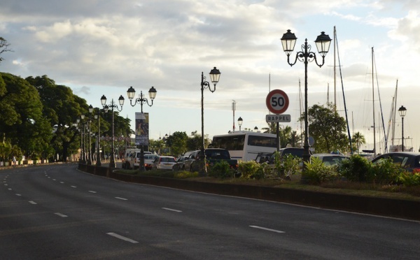 Conflit des carburants : barrages maintenus, Edt dans le collimateur (màj)