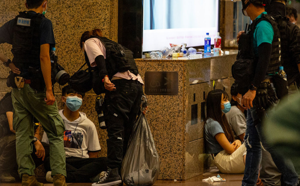 Premières arrestations à Hong Kong en vertu de la loi sur la sécurité