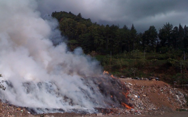 Incendie à la décharge municipale de Faa'a à Saint Hilaire