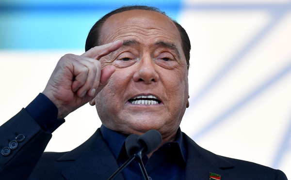 Italie: "Il Cavaliere" Silvio Berlusconi, positif au Covid-19, a été hospitalisé