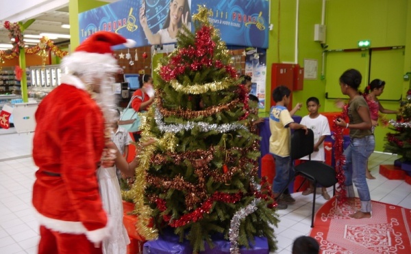 Noël en avance chez Casino pour les enfants du Village SOS de Papara