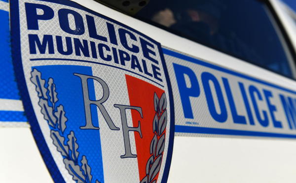 Val-d'Oise: deux policiers attaqués et blessés par balles, leurs armes volées