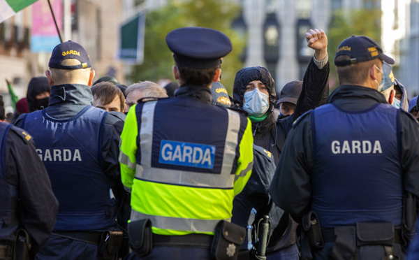 Virus: l'Irlande et le Pays de Galles reconfinent, le couvre-feu s'étend